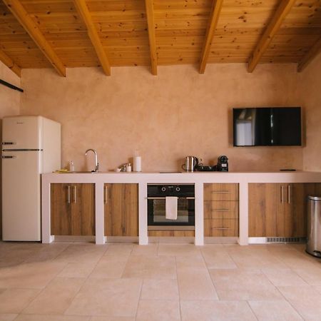 Mani Luxury Suites And Studios In Gytheio With Private Pools Eksteriør bilde