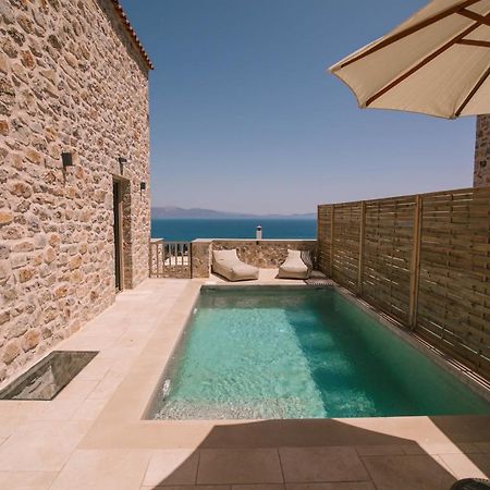Mani Luxury Suites And Studios In Gytheio With Private Pools Eksteriør bilde