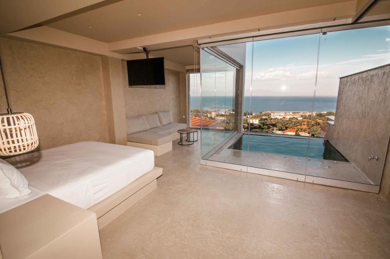 Mani Luxury Suites And Studios In Gytheio With Private Pools Eksteriør bilde