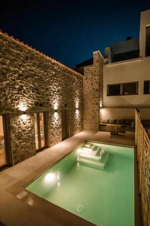 Mani Luxury Suites And Studios In Gytheio With Private Pools Eksteriør bilde