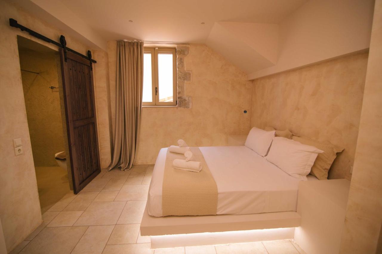 Mani Luxury Suites And Studios In Gytheio With Private Pools Eksteriør bilde