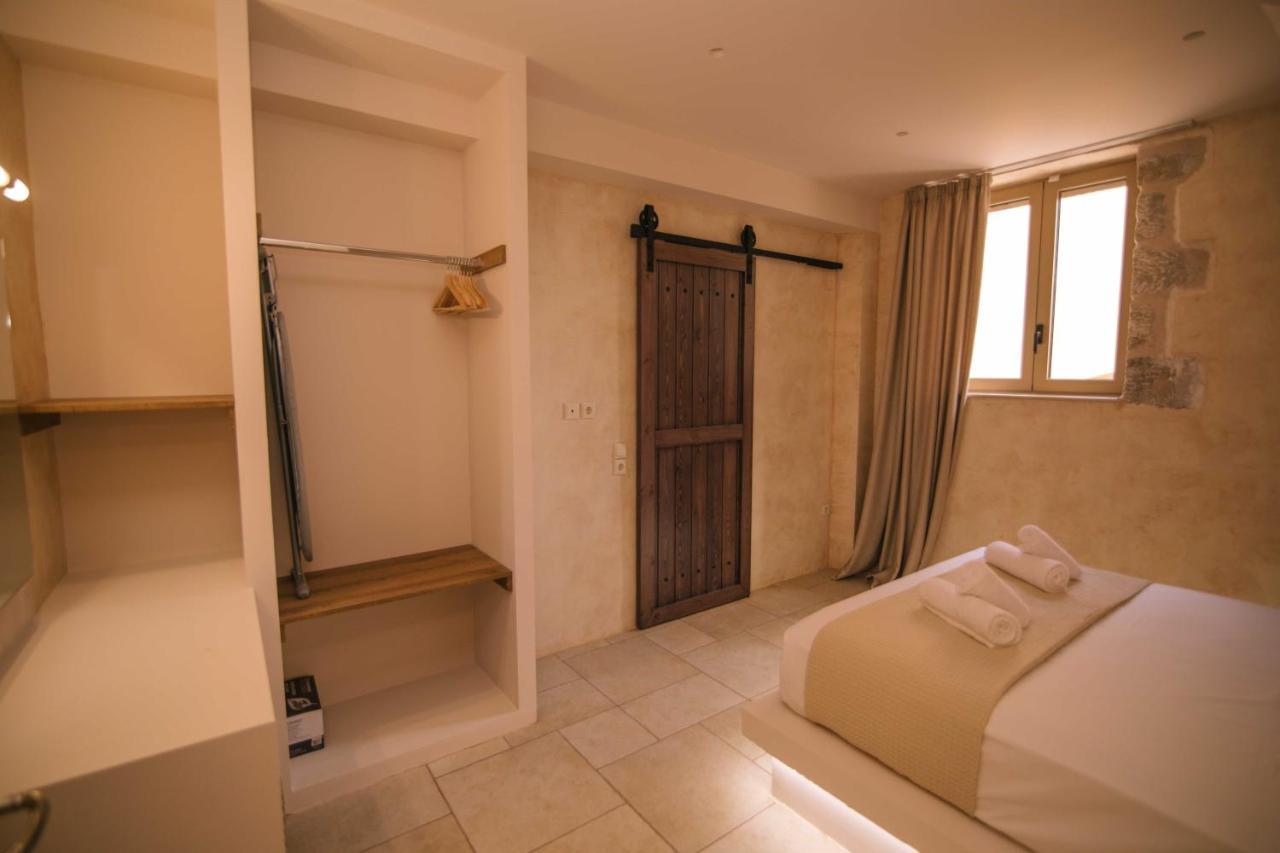 Mani Luxury Suites And Studios In Gytheio With Private Pools Eksteriør bilde