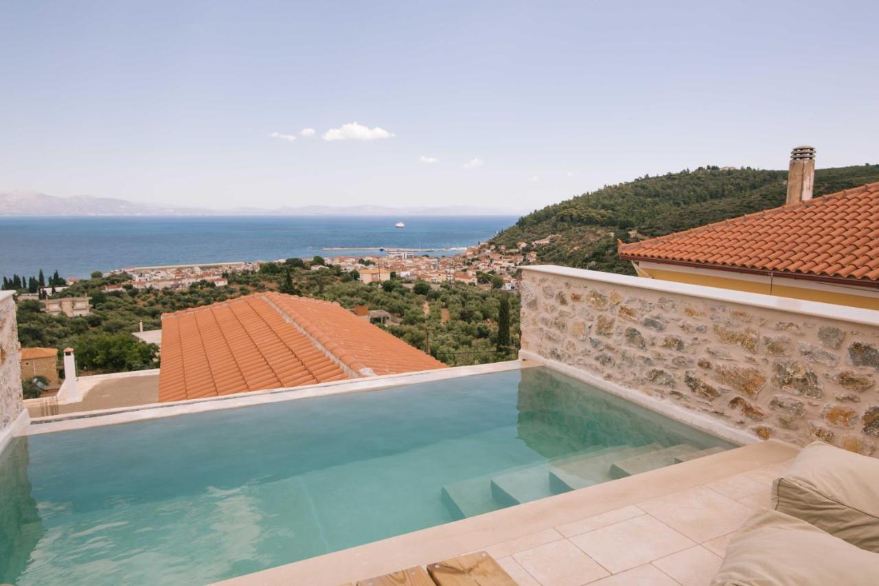 Mani Luxury Suites And Studios In Gytheio With Private Pools Eksteriør bilde