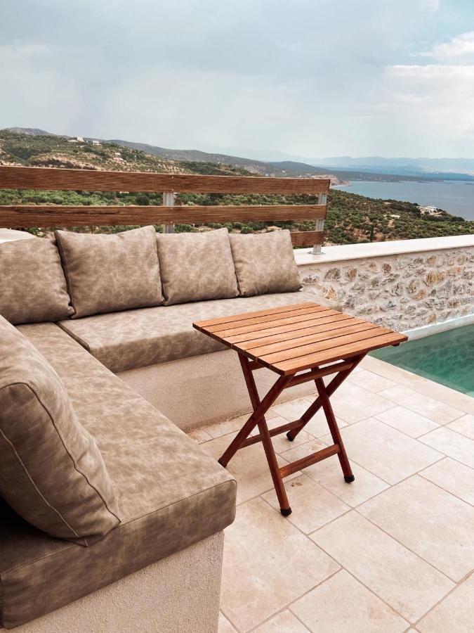 Mani Luxury Suites And Studios In Gytheio With Private Pools Eksteriør bilde