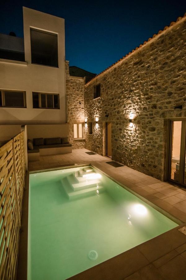 Mani Luxury Suites And Studios In Gytheio With Private Pools Eksteriør bilde