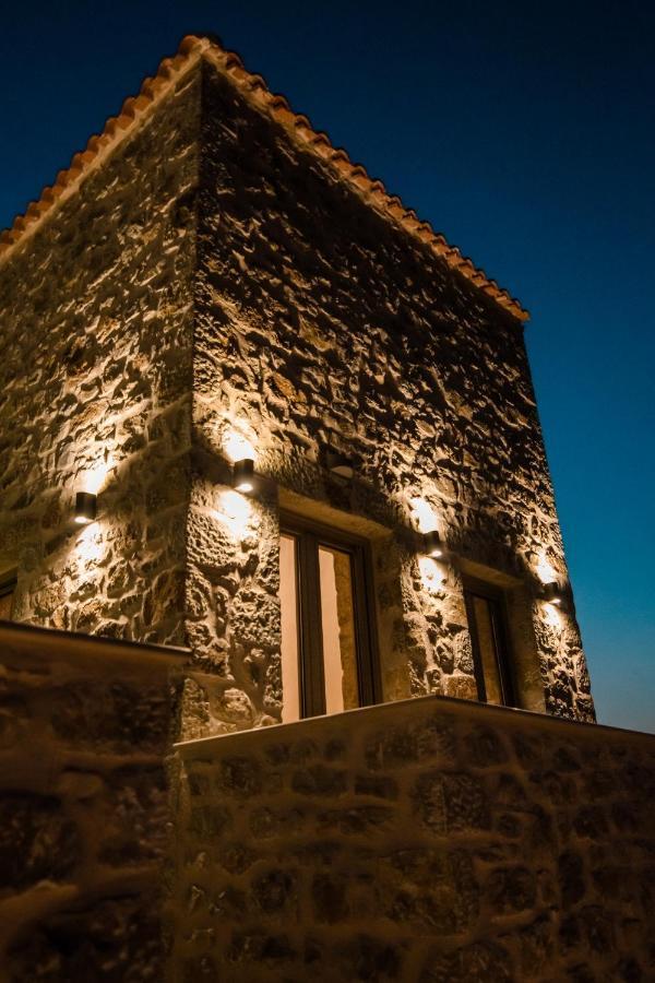 Mani Luxury Suites And Studios In Gytheio With Private Pools Eksteriør bilde