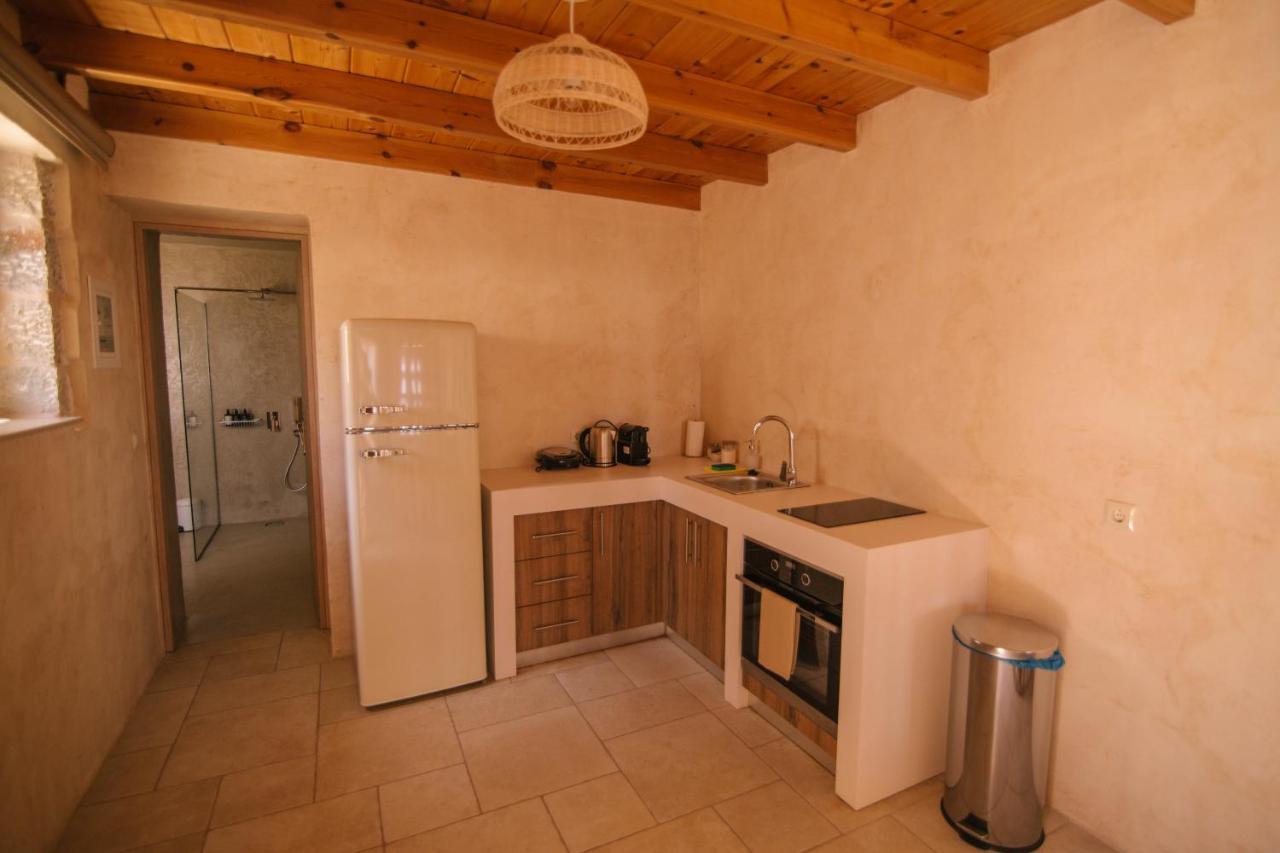 Mani Luxury Suites And Studios In Gytheio With Private Pools Eksteriør bilde