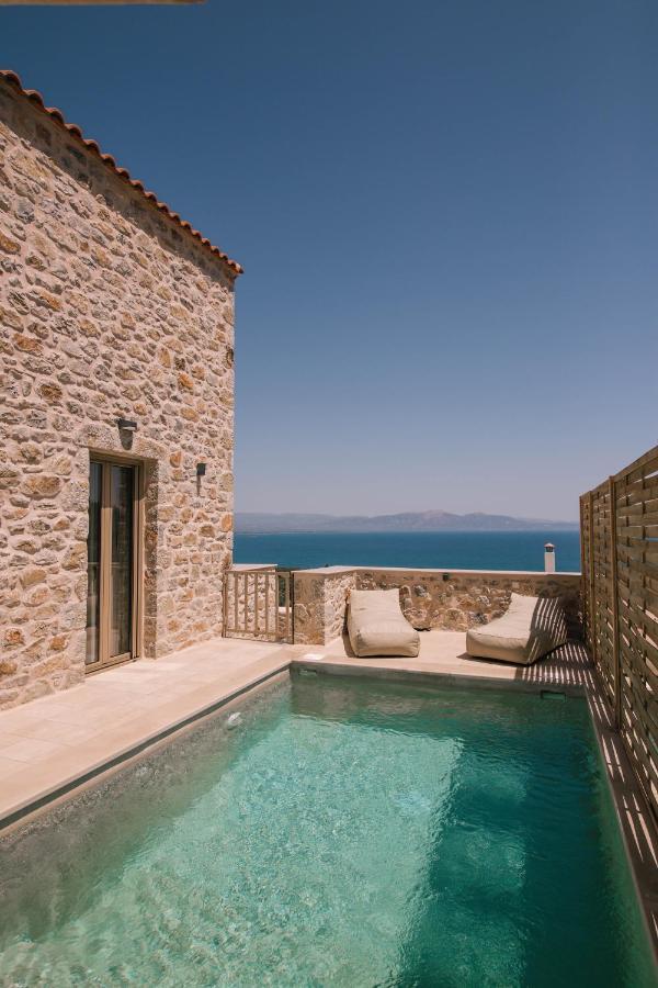 Mani Luxury Suites And Studios In Gytheio With Private Pools Eksteriør bilde