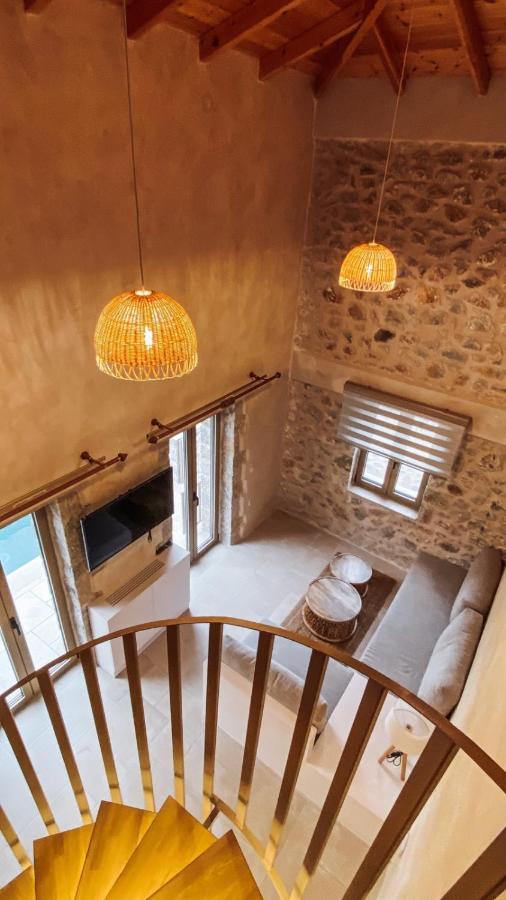 Mani Luxury Suites And Studios In Gytheio With Private Pools Eksteriør bilde