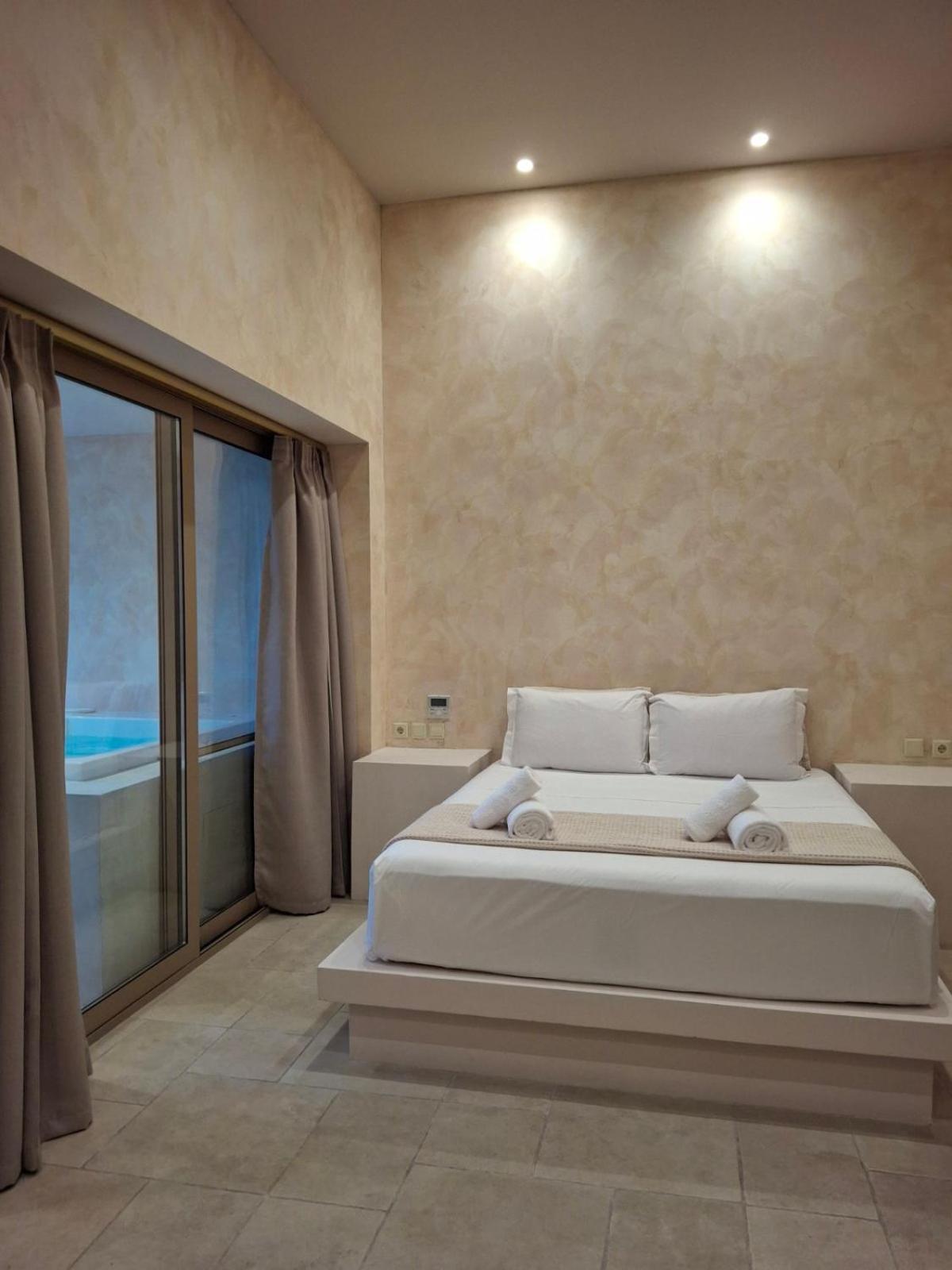 Mani Luxury Suites And Studios In Gytheio With Private Pools Eksteriør bilde